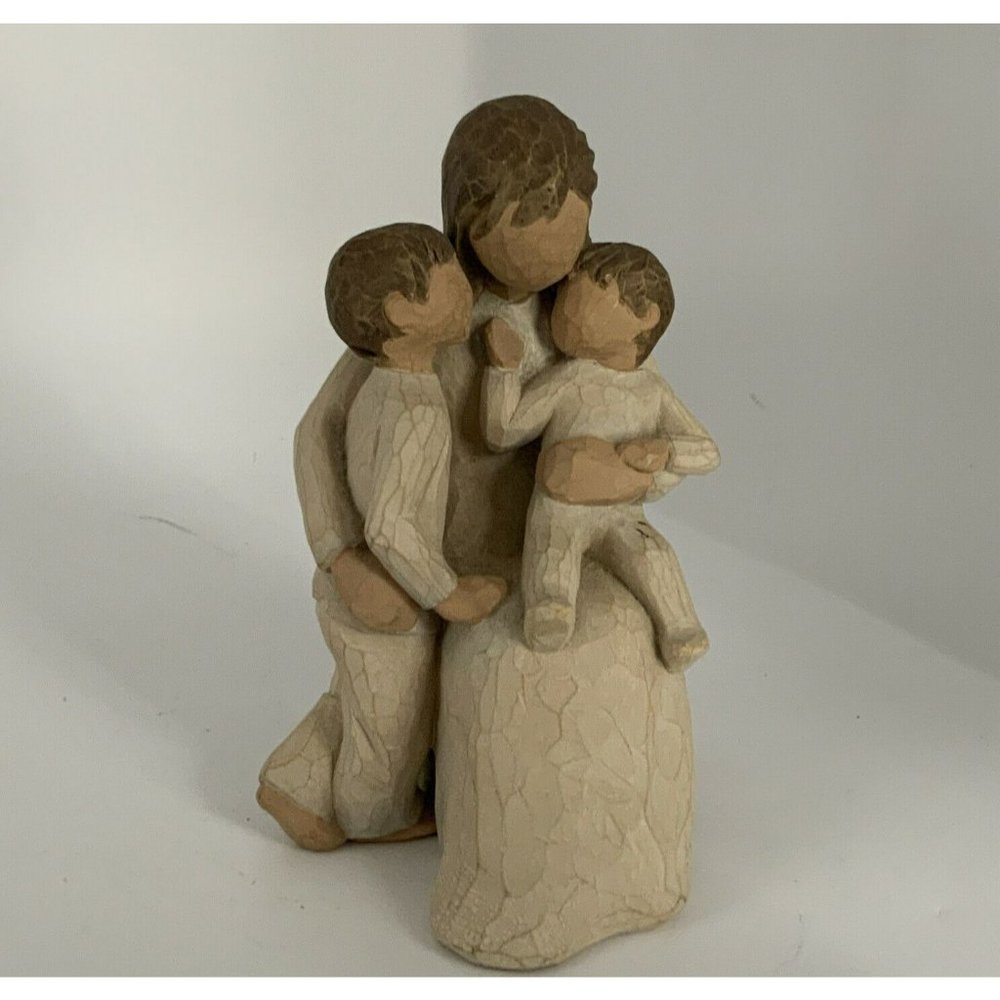 Willow Tree Demdaco "Quietly" Stock# 26100 Quietly encircled by love